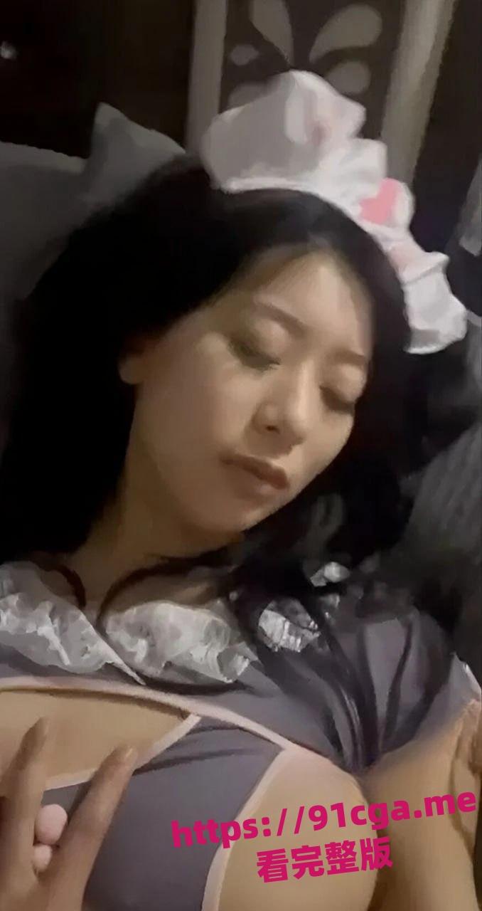 抚顺石油化工学院大三学姐崔梦曦 骚到爆表校园公交车约炮视频流出！-6