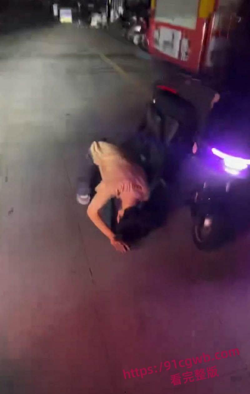 精神小伙家暴反被刀妹女友捅穿 血溅三尺聊天记录曝光 从PUA辱骂到彻底反杀 女孩一刀致命！-5