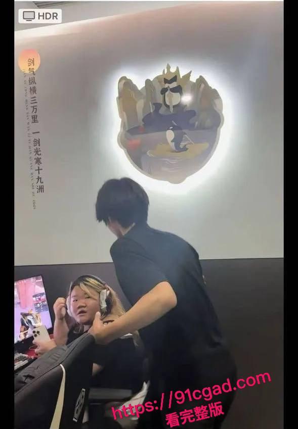 锦一瓦学弟网恋四个月奔现,结果发现对方是300斤的良子-1