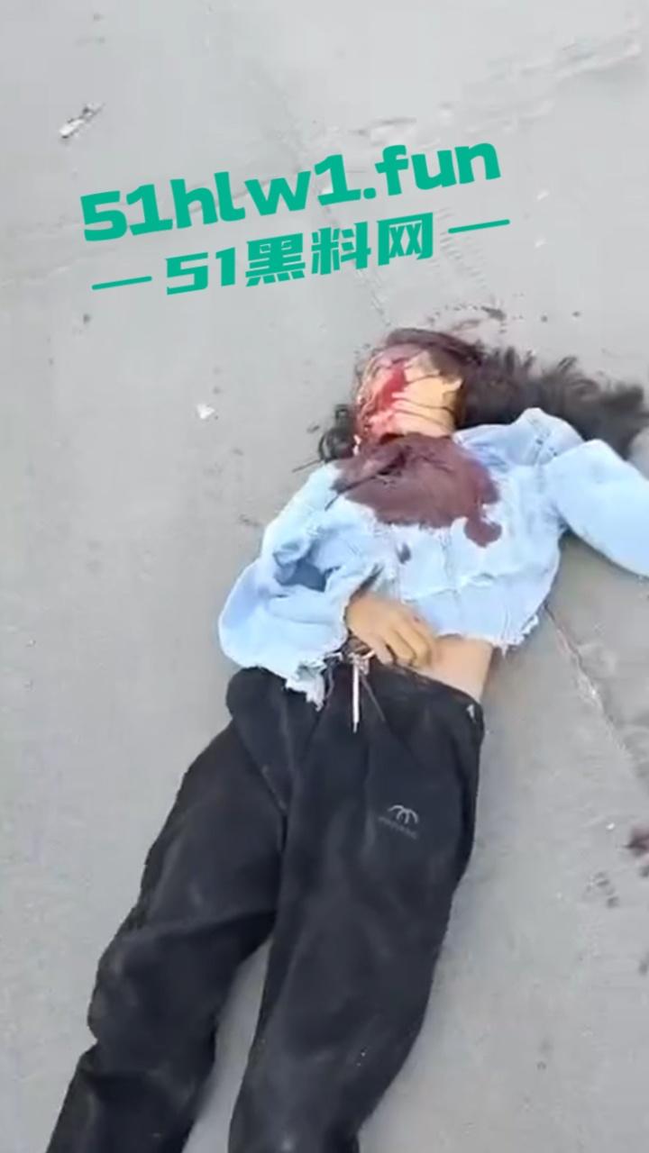 缅甸发生严重车祸 据悉是园区管理员木姐 骑电瓶车出门时 被飞速行驶的面包车撞飞 这就是恶有恶报？-4