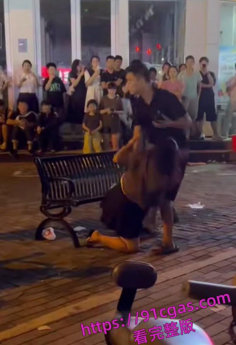 安徽阜阳太和文庙抓小三惊爆情人节 性感人妻偷情被捉 黑丝骚穴被情人猛干-4