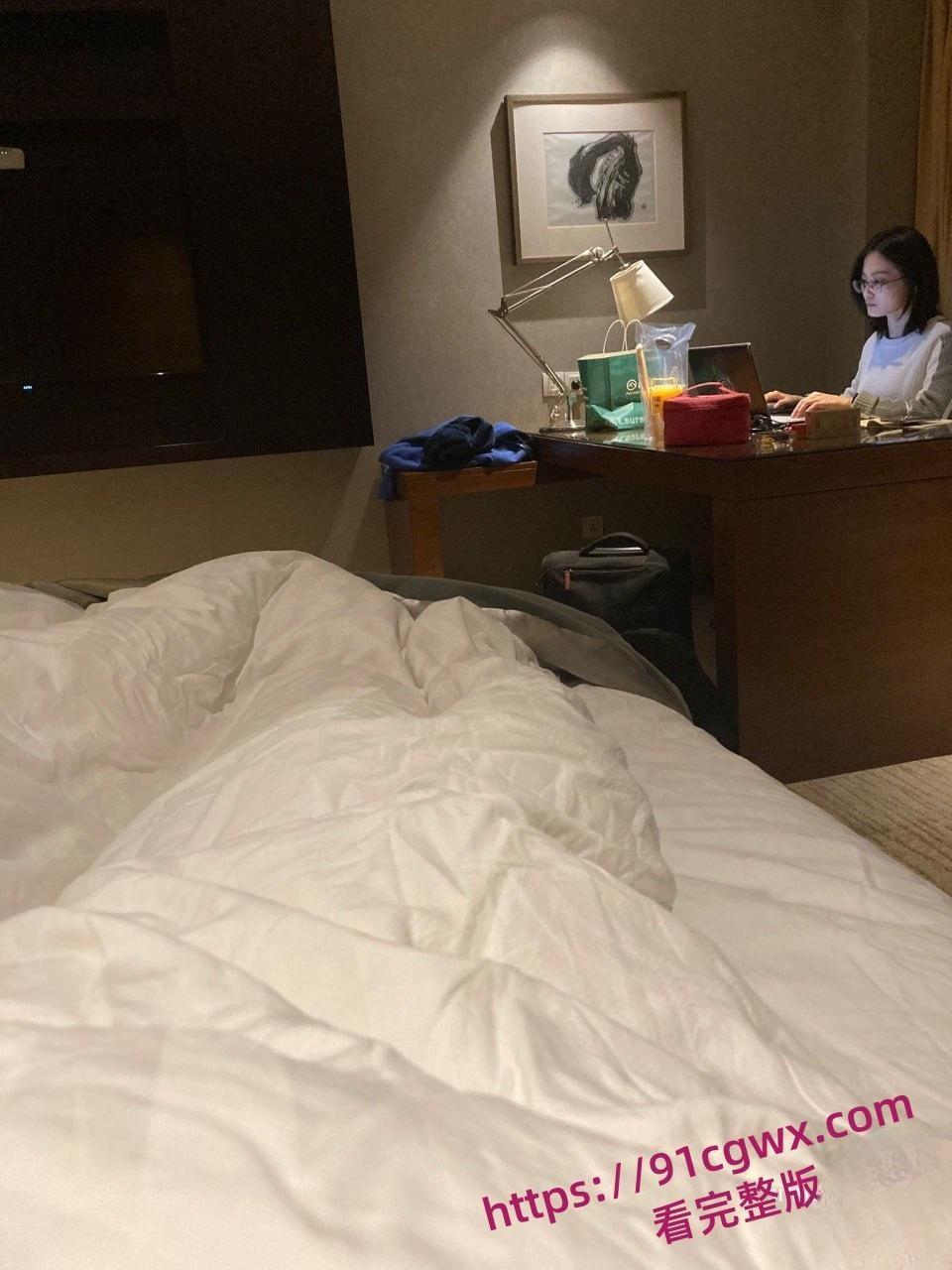 浙江温州顶级白富美刘璐私底化身男友胯下淫魔 深喉口交粗大肉棒 被后入狂肏高潮不断-10