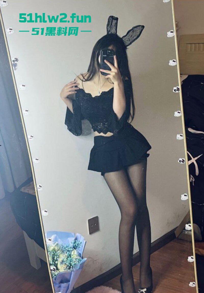 云南楚雄【李华美】00后长腿极品母狗，被曝光私下外围卖淫250就能操这逼真不值钱啊！-6