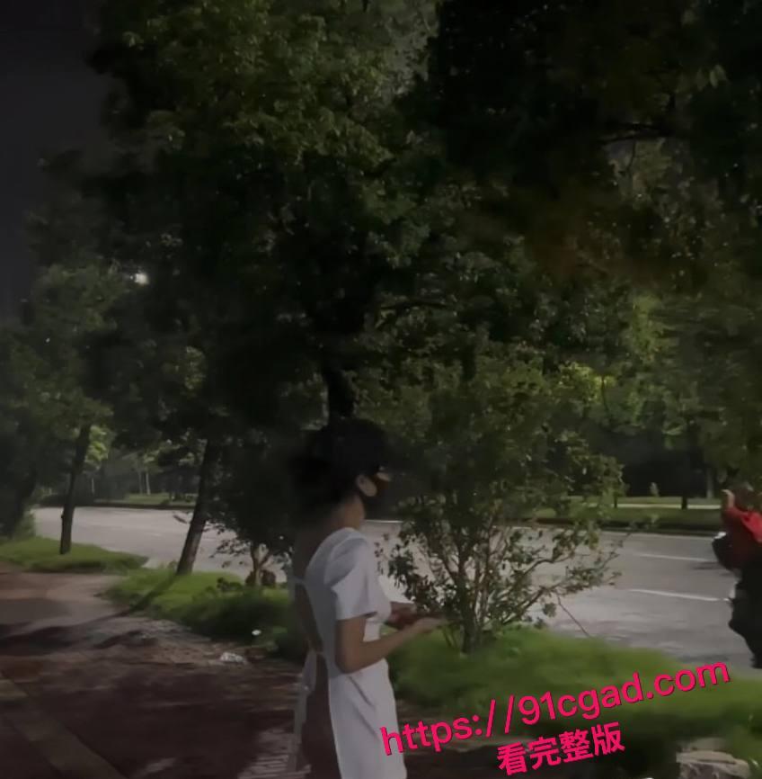 极品骚女 cikaimoon 傍晚赤裸游街 偷偷调戏看门大爷-2