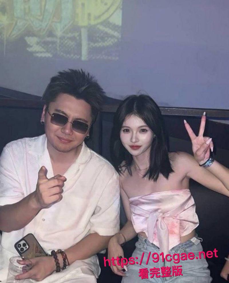 说唱圈再曝丑闻顶流rapper揽佬操粉事件 巡演一城打一炮 撩骚堪比选妃 高调自称那是她们的荣幸！-6