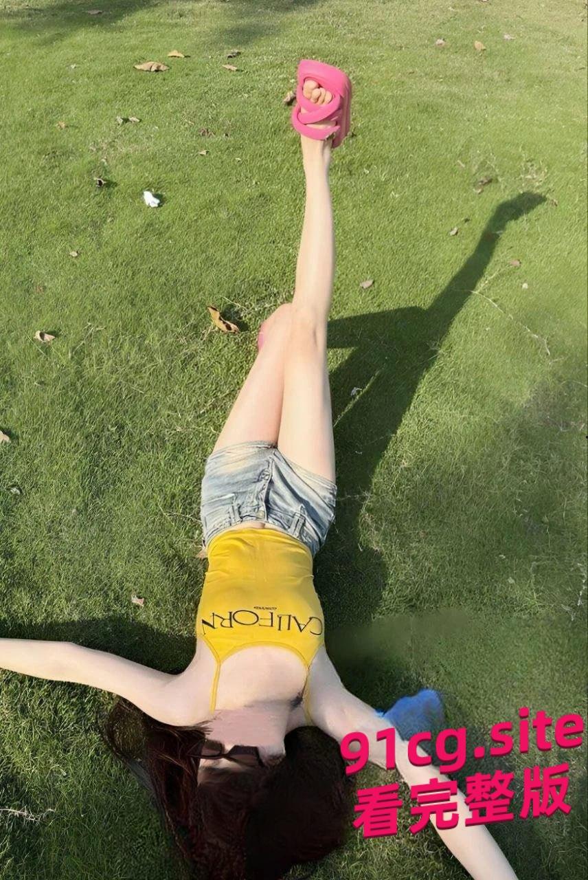 广西民大何钰婷反差骚货被渣男调教，露脸舔屌口活超绝-2