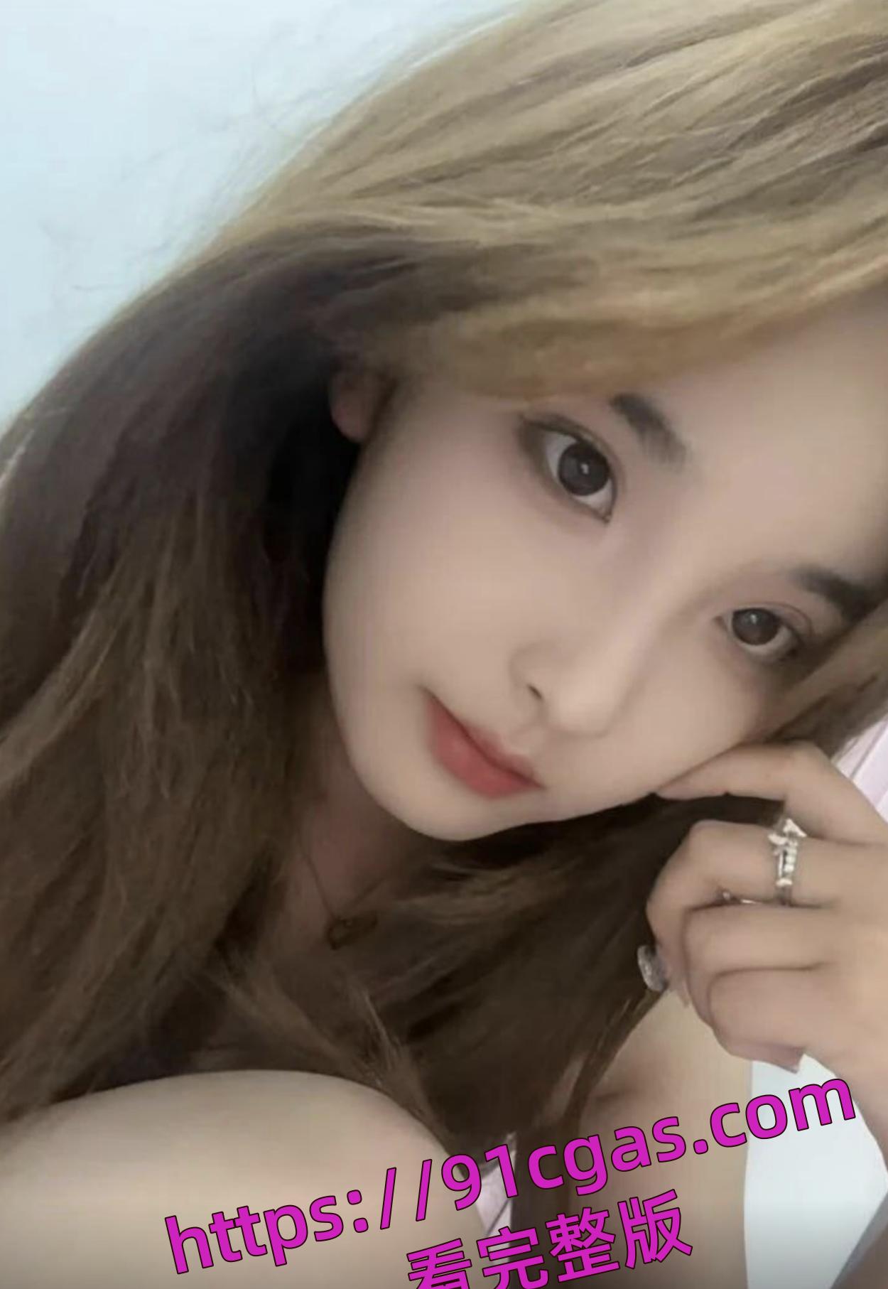 宁夏省吴忠市的19岁巨乳美少女【王怡媛 】自拍被爆流出，女神私底下还不知有多骚呢-2