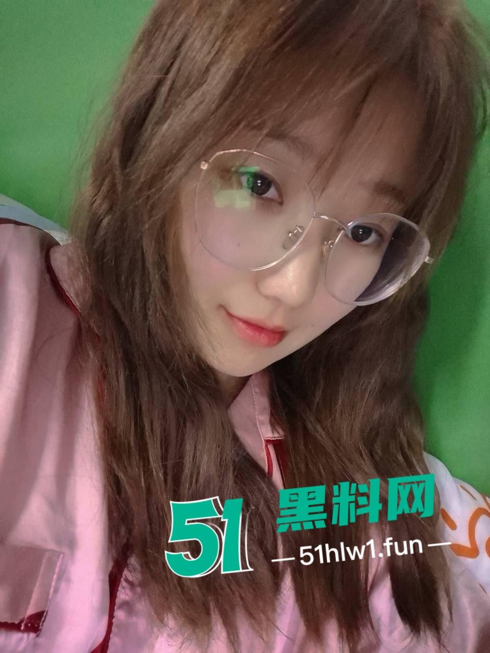 西安反差婊母狗教师，白天教书育人晚上变身母狗开始自拍给网友上性教育课程自慰视频曝光。-8