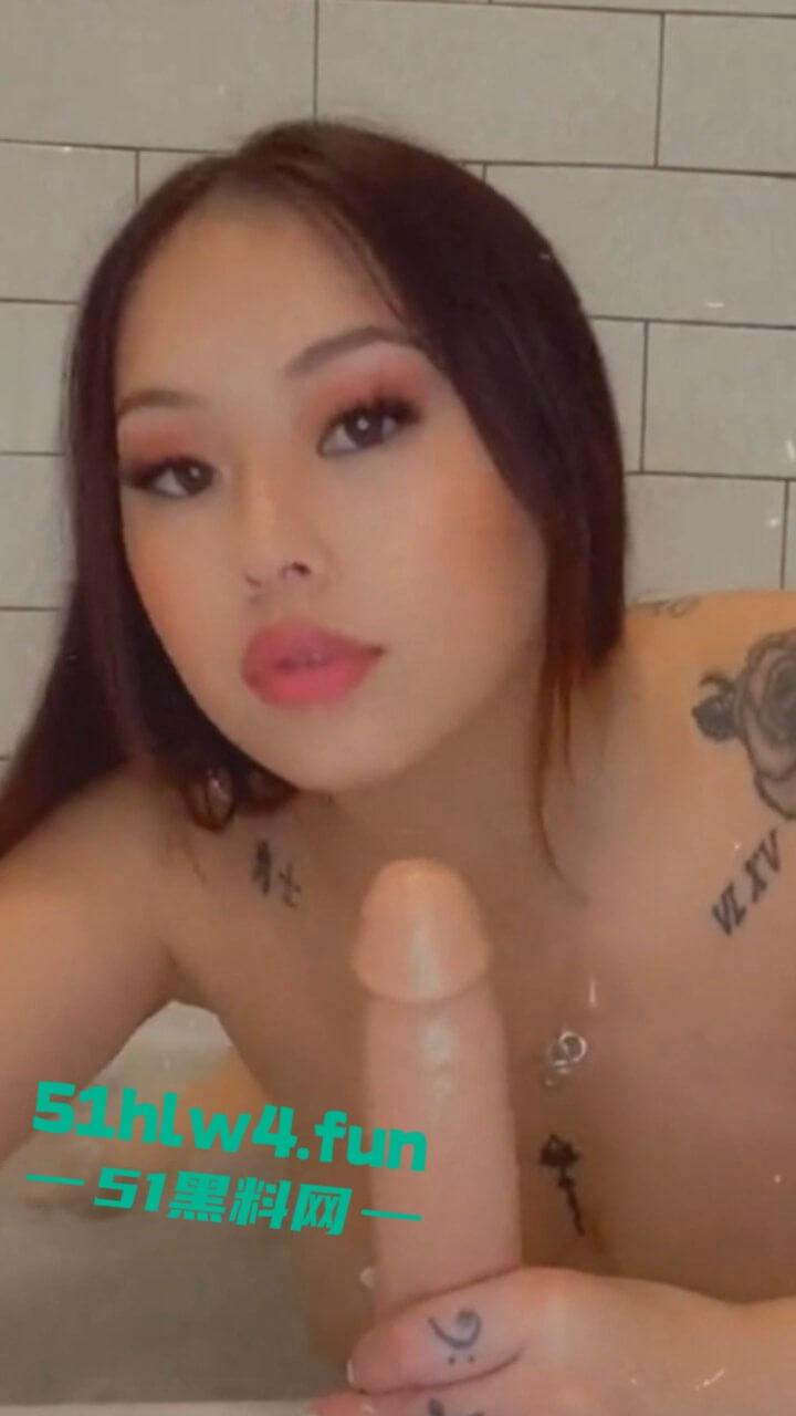 美籍华裔博主【helloLangie】油管顶级身材百万粉丝博主，欧美风大奶肥臀酮体私下卖逼视频流出。-8