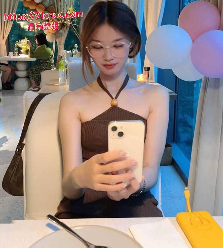 北大气质女神不雅视频流出！看他的生活照片能看出她是一个样貌乖巧的女神-3