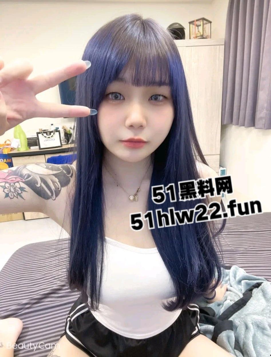 台湾网红【小渝】超正点性感学生妹，高颜值巨乳美少女学校的风云人物，自拍视频流出。-3