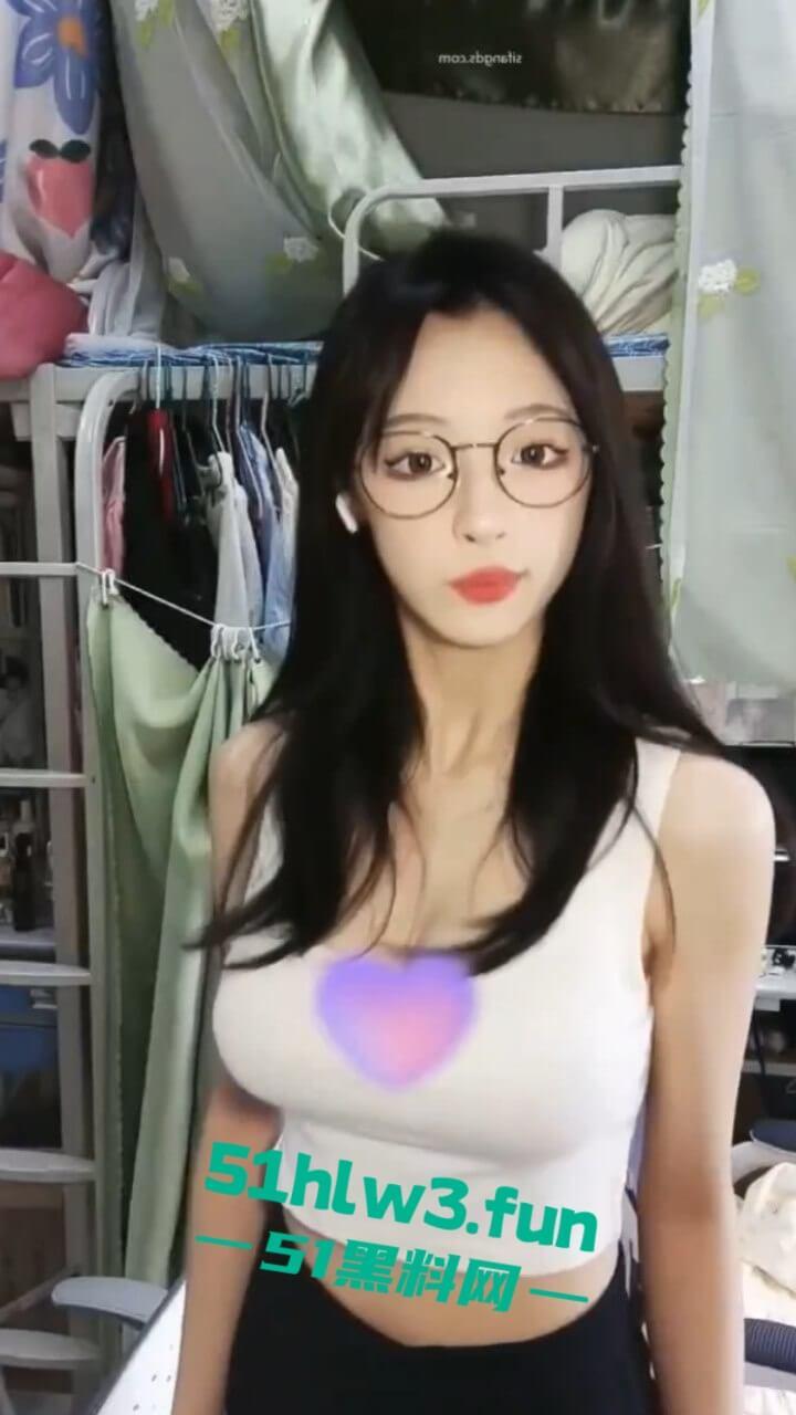 抖音颜值女神【灌饱饱】绝美颜值御姐尤物，身材修长细腰大奶修长美腿性感撩人多部自拍合集流出。-1