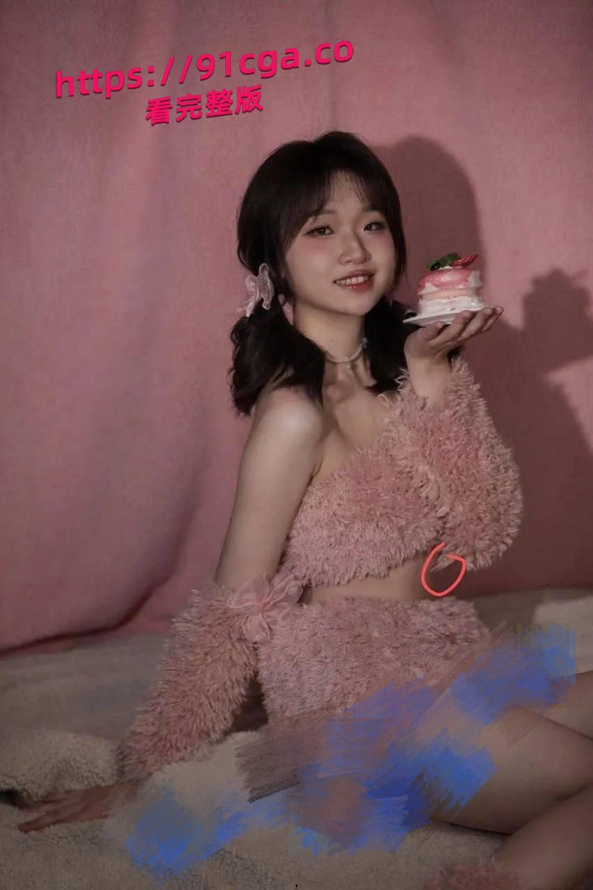 上海小学妹被邪恶叔叔包养 干的面目扭曲 洗澡做爱换衣全泄密-4