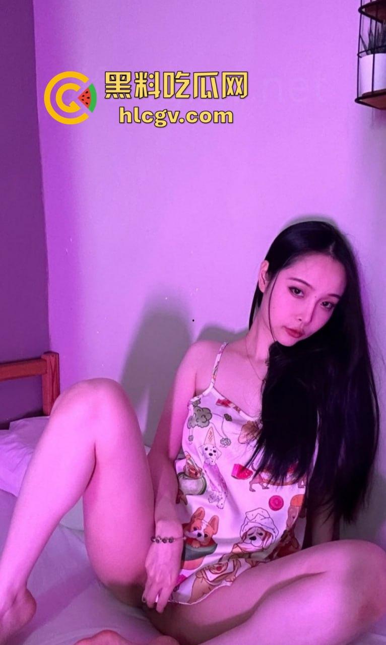 推特OF极品反差母狗【孙禾颐】放飞自我！道具自慰情趣制服，第一季全裸福利合集劲爆上线！-2