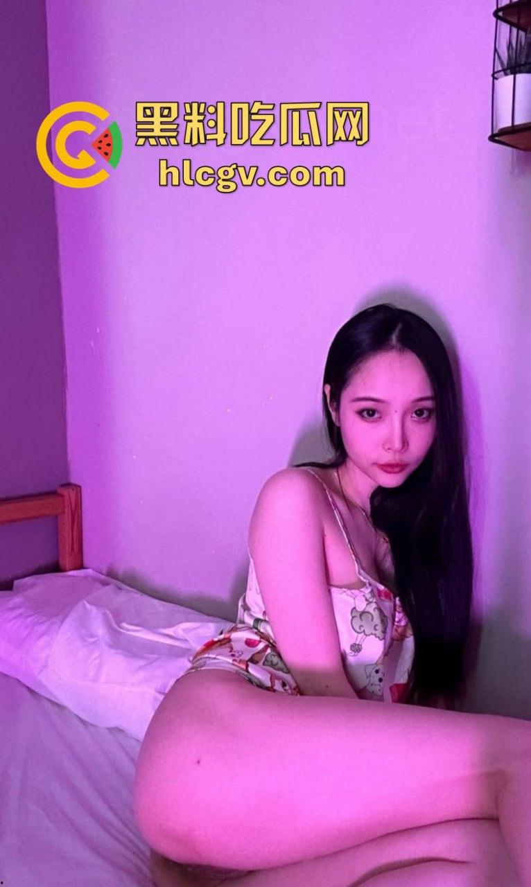 推特OF极品反差母狗【孙禾颐】放飞自我！道具自慰情趣制服，第一季全裸福利合集劲爆上线！-4