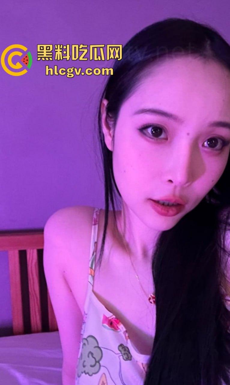 推特OF极品反差母狗【孙禾颐】放飞自我！道具自慰情趣制服，第一季全裸福利合集劲爆上线！-12