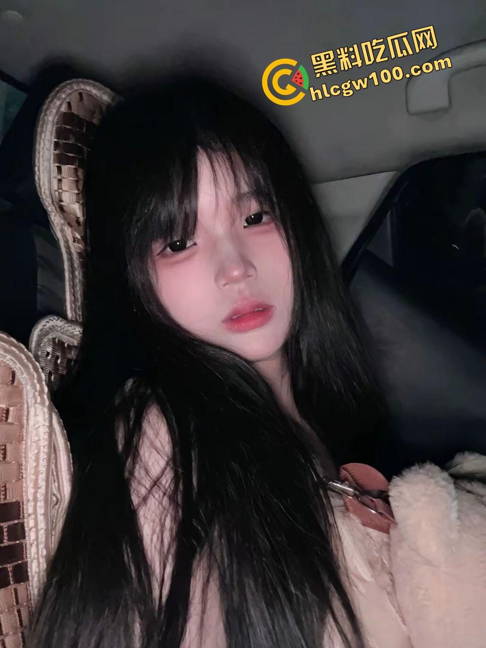 山西无锡职业纯欲反差骚鸡【戴玥】背着男友约炮酒吧单男，直插骚逼捏奶头！独家曝光流出！-2