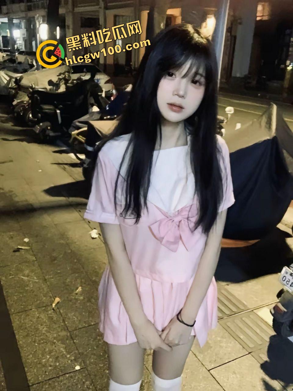 山西无锡职业纯欲反差骚鸡【戴玥】背着男友约炮酒吧单男，直插骚逼捏奶头！独家曝光流出！-3