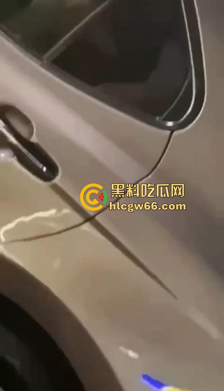 销冠车娘勾魂卖车新套路曝光，送车震体验让你试质量，黑丝高跟小脚暗号一出，顾客鸡巴硬得成交秒签！-10