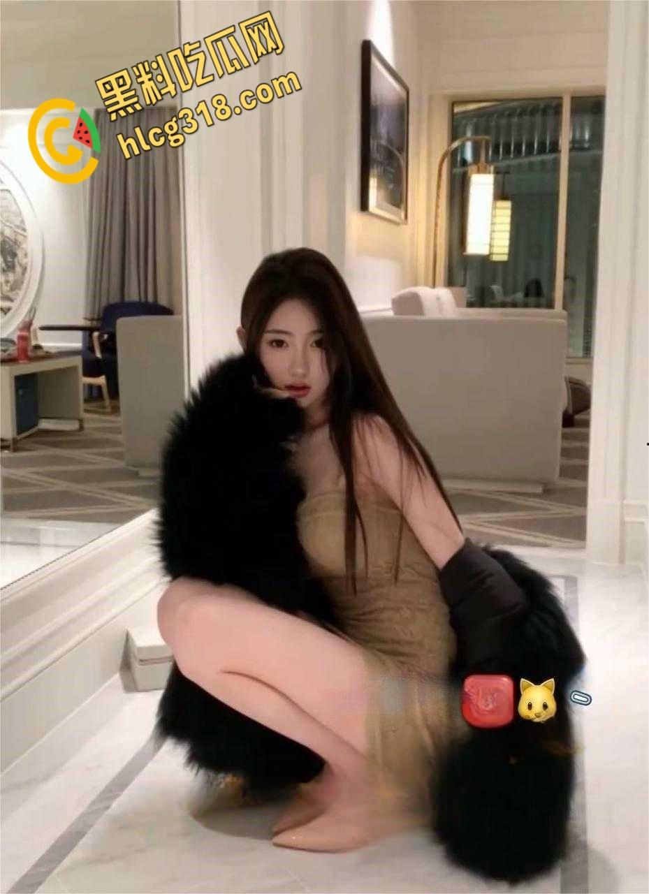 南京艺术学院大三学生妹【李熙雯】，女上位疯狂抖动着蜜桃臀，后入粉嫩一线天，很难不心动啊 !-4