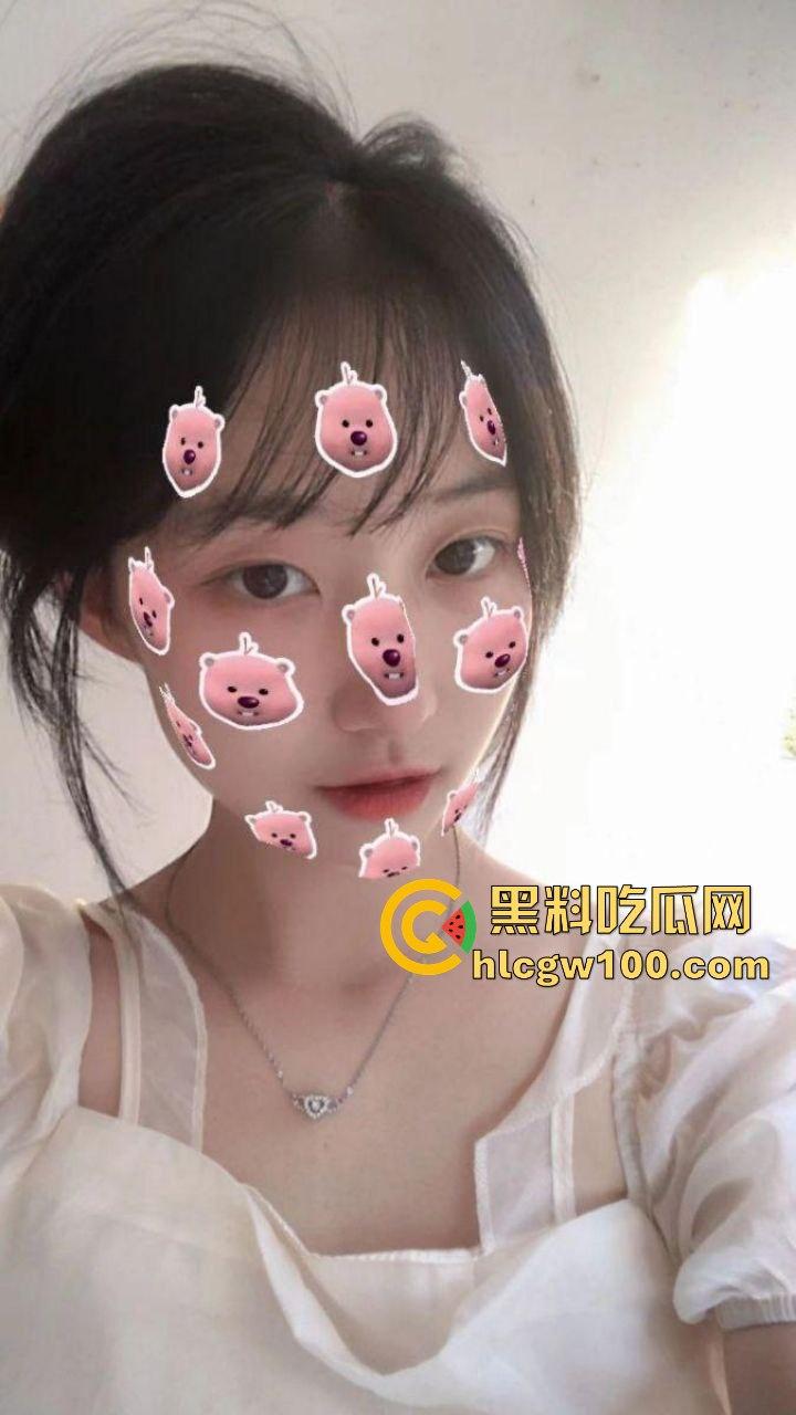 南京传媒学校校花【刘思思】调教视频曝光，欲求不满的母狗校园公交车大大颠覆了以往的形象-8