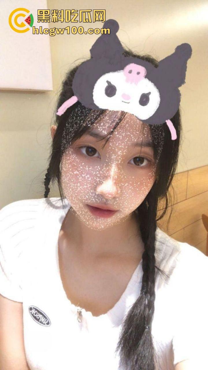 南京传媒学校校花【刘思思】调教视频曝光，欲求不满的母狗校园公交车大大颠覆了以往的形象-12