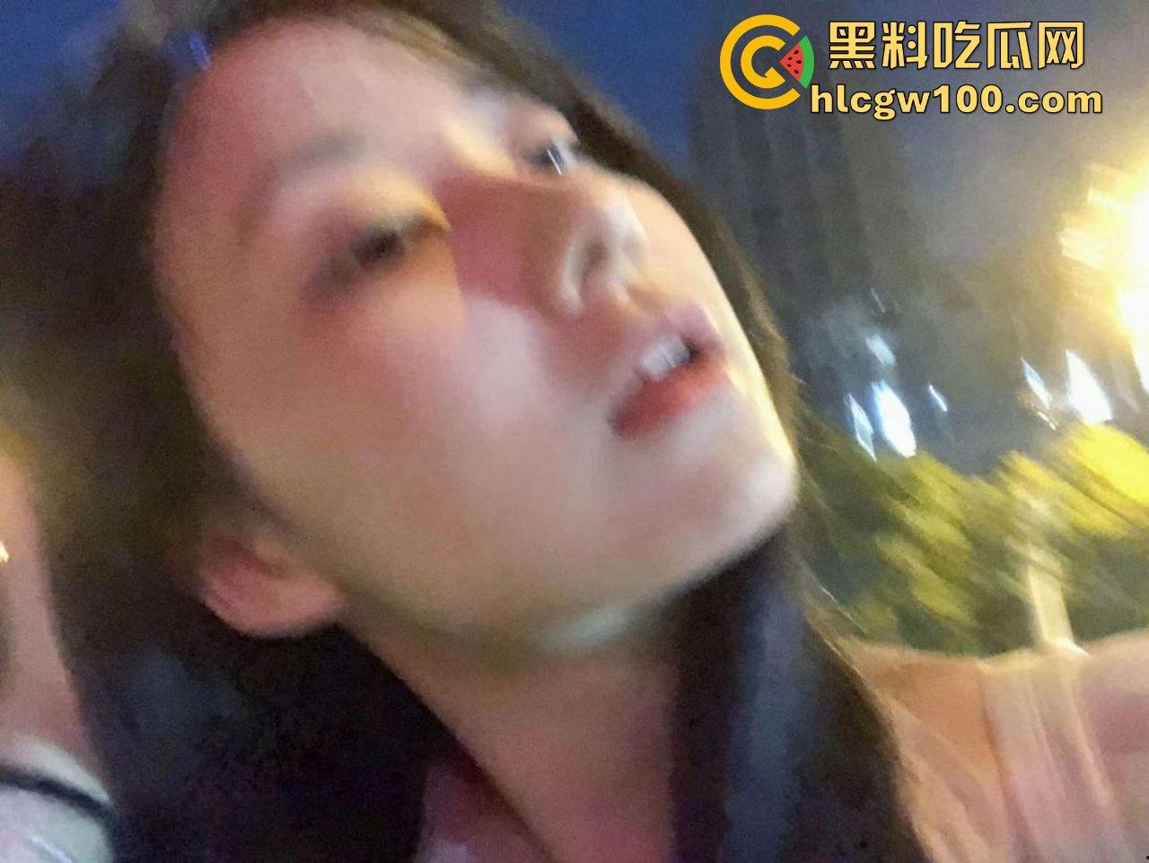 南京传媒学校校花【刘思思】调教视频曝光，欲求不满的母狗校园公交车大大颠覆了以往的形象-13