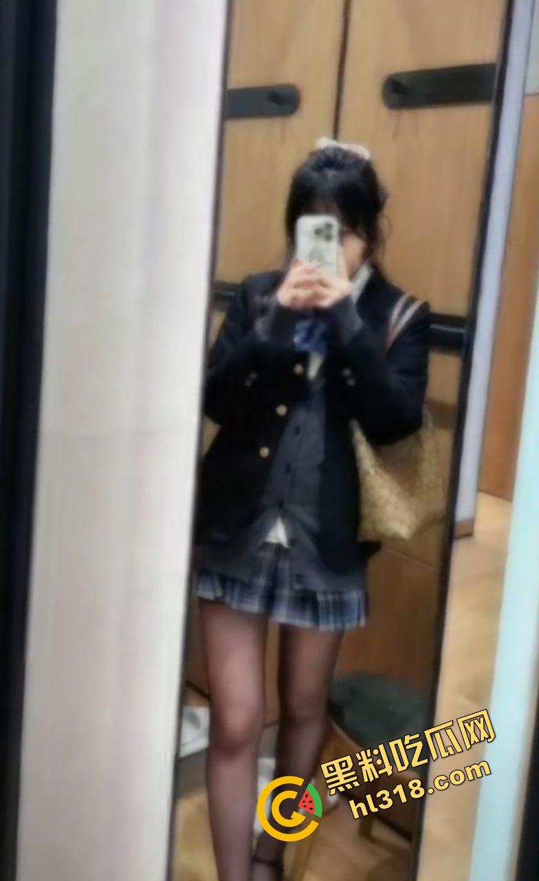 科技技术大学研二『赵梦媛』抖音私聊网友开房约炮解压，衣服一脱两坨大奶弹出来变身奶牛，这很难不约吧！-8