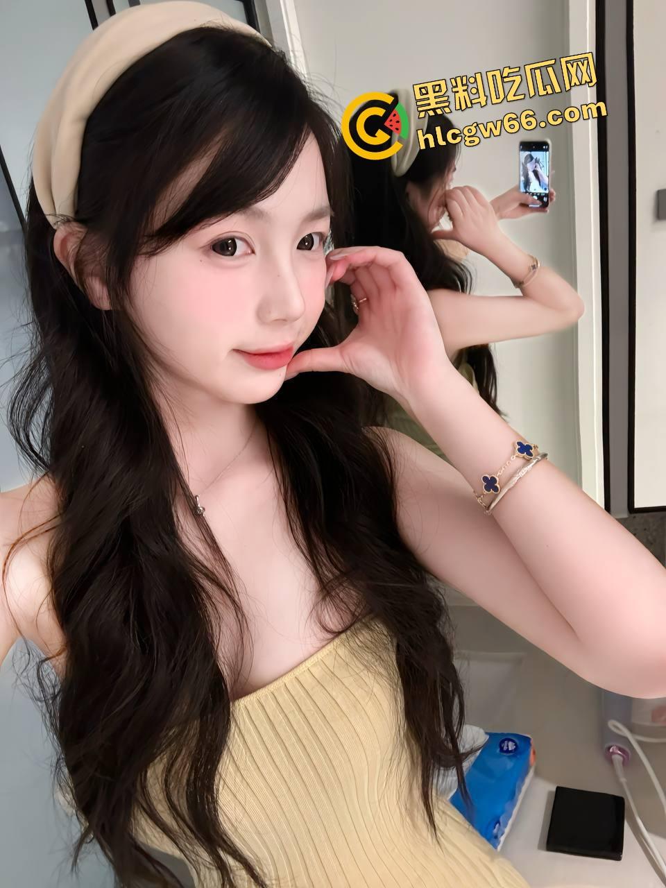 上海TS『依依』太会吃鸡，上半身女神，下半身拼刺刀菊花却绷不住，沪圈公子哥都被她掰弯了！-4