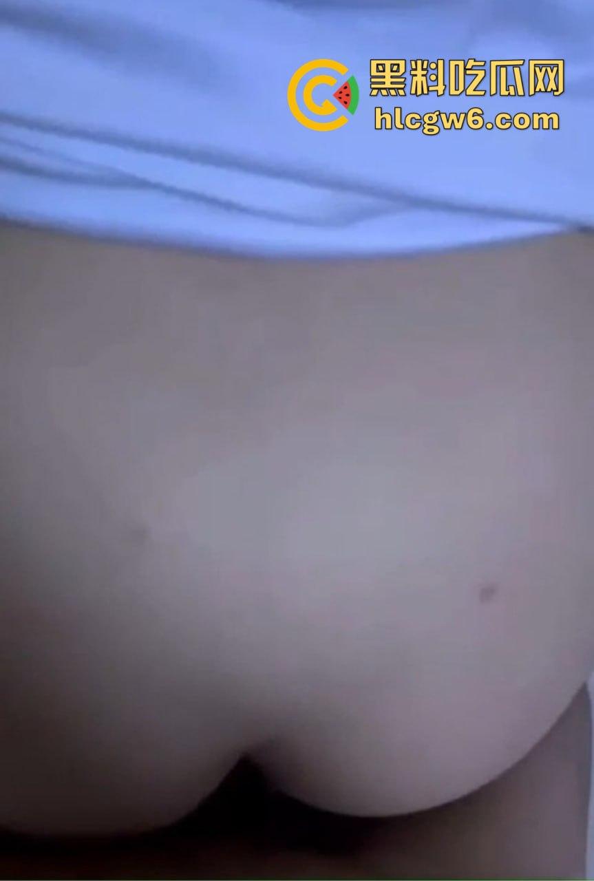 广东江门五邑大学帅哥【山木木】爆约快手反差小网红【小小桃】 性爱自拍曝光流出 清纯脸下藏着一个疯狂母狗！-8