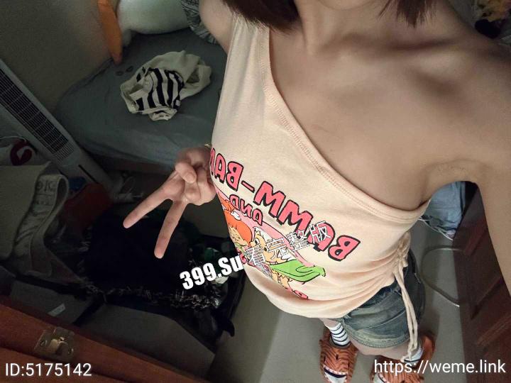 抖音200万粉 #VC #vickyyyii 舞蹈区搞笑博主的微密圈付费内容 没想到抖音里经常出现家人  也抵不住金钱的诱惑开始卖骚了-14