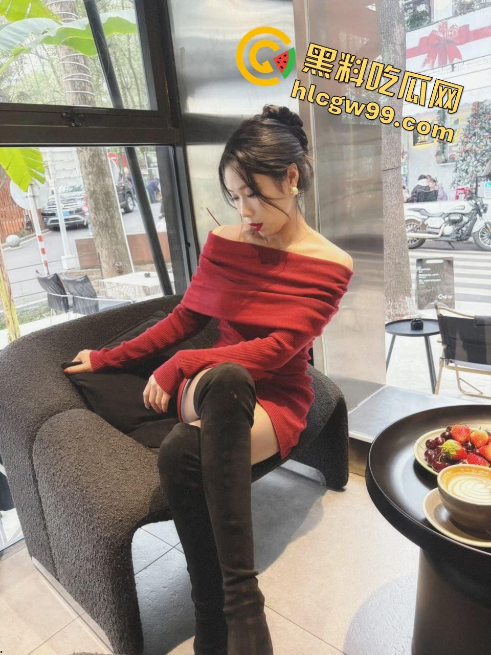 辽宁沈阳反差性感少妇【陈艳萍】私拍洗澡美奶娇躯，约炮大哥多体位爆干翘臀骚逼！独家曝光流出！-3