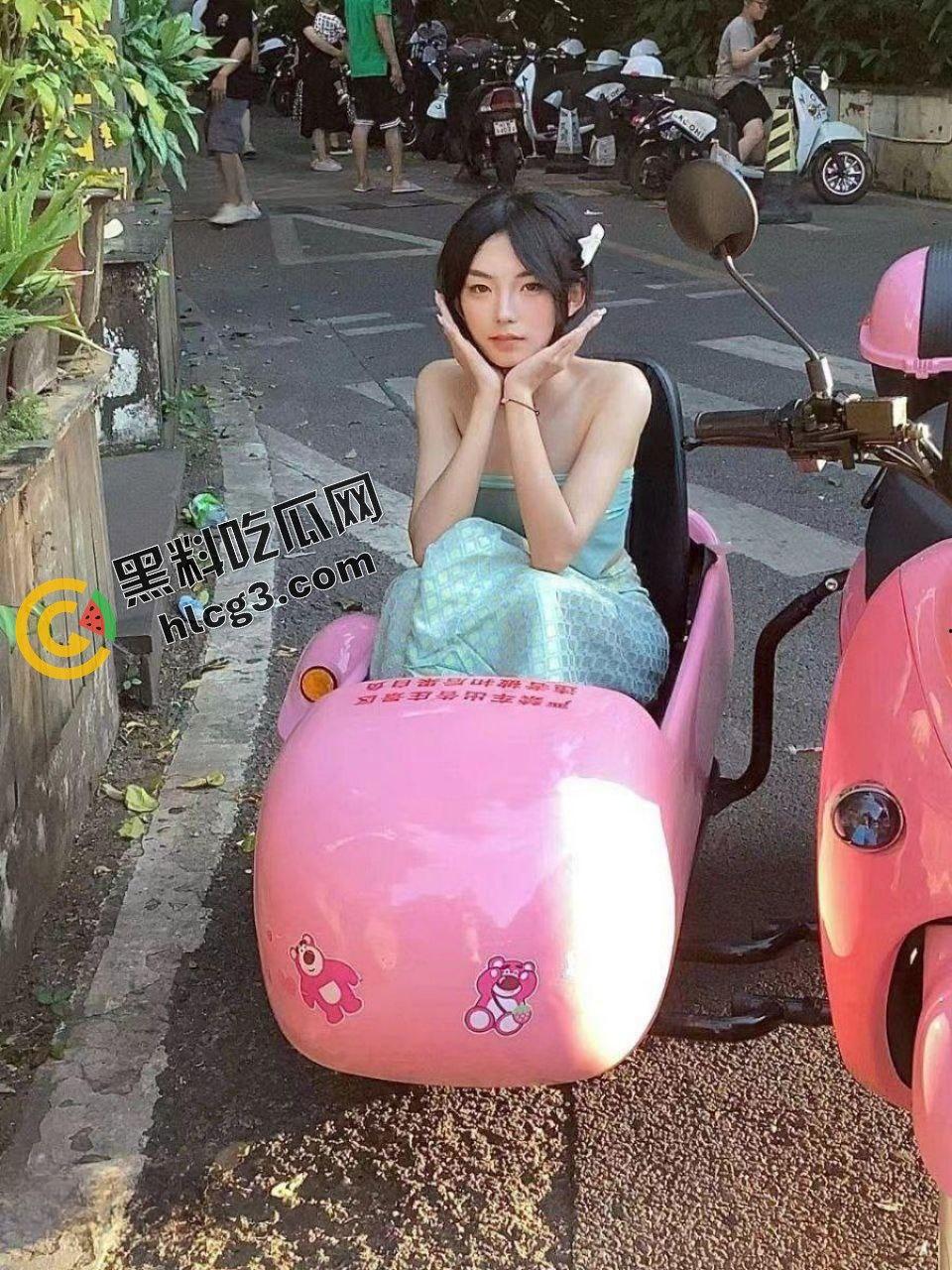 上海00年『叶蓉蓉』沦为金钱奴隶！清纯女神小萝莉与金主爸爸口交私拍曝光，男友心碎成绿帽侠！-2