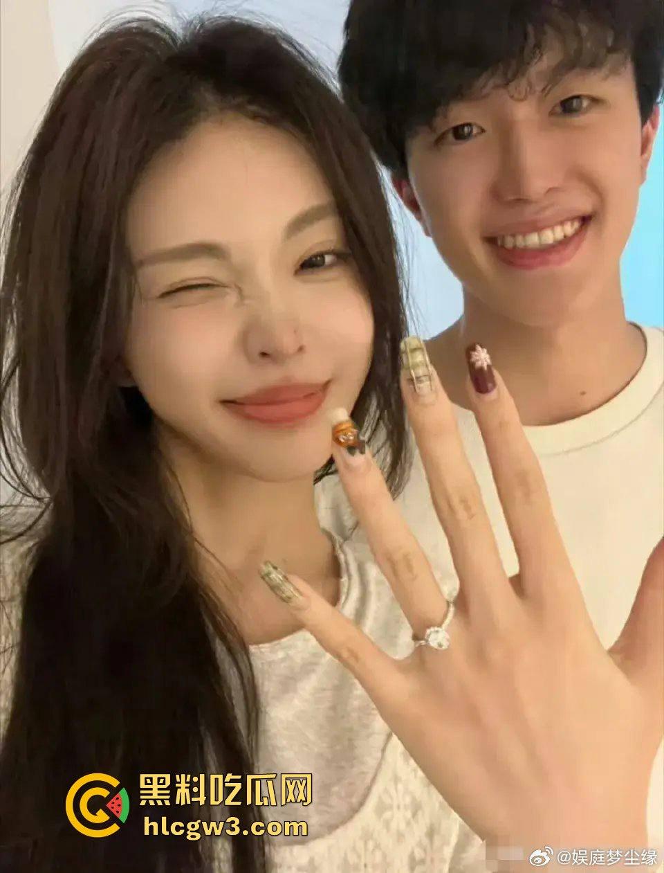 500W粉网红『谢欣桐』劈腿大戏！恋爱四年跑进富二代怀抱，私密视频曝光，干湿分离成神秘操作！-28