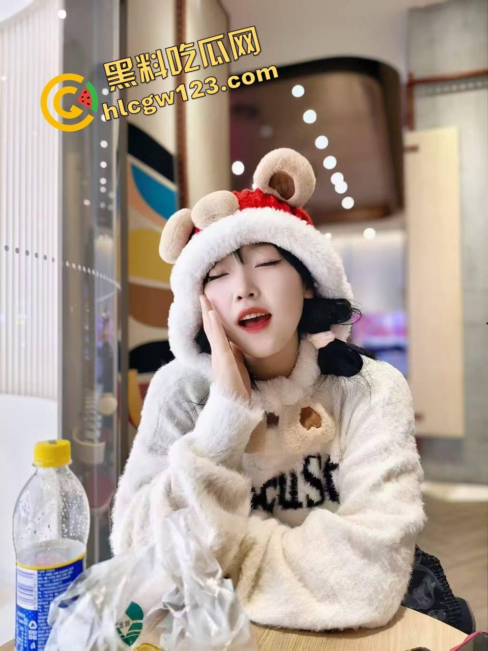 又一个女朋友被玩疯，全头罩调教成铁甲小宝，口鼻被封逼口被塞，这种重度变态玩法到底什么路数？-2