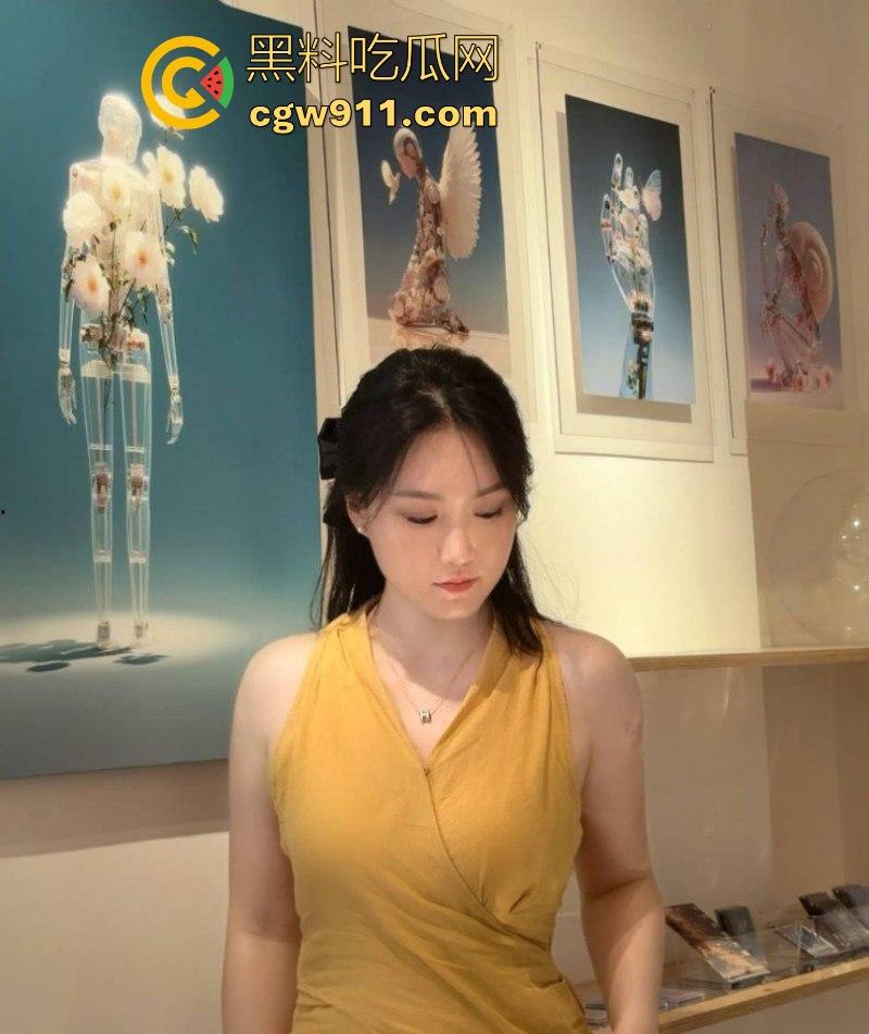 湖北宜昌新婚少妇【胡莉琴】与男友相恋6年修不成正果，分手后闪婚嫁入豪门，遭报复曝光性爱视频！-1