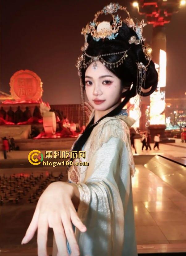 抖音网红『 一直丸』曝光，岭南职院清远校区陈佳怡靠旅拍上位，传言只要能带她旅游就能睡，现正陪金主哈尔滨狂欢！-5