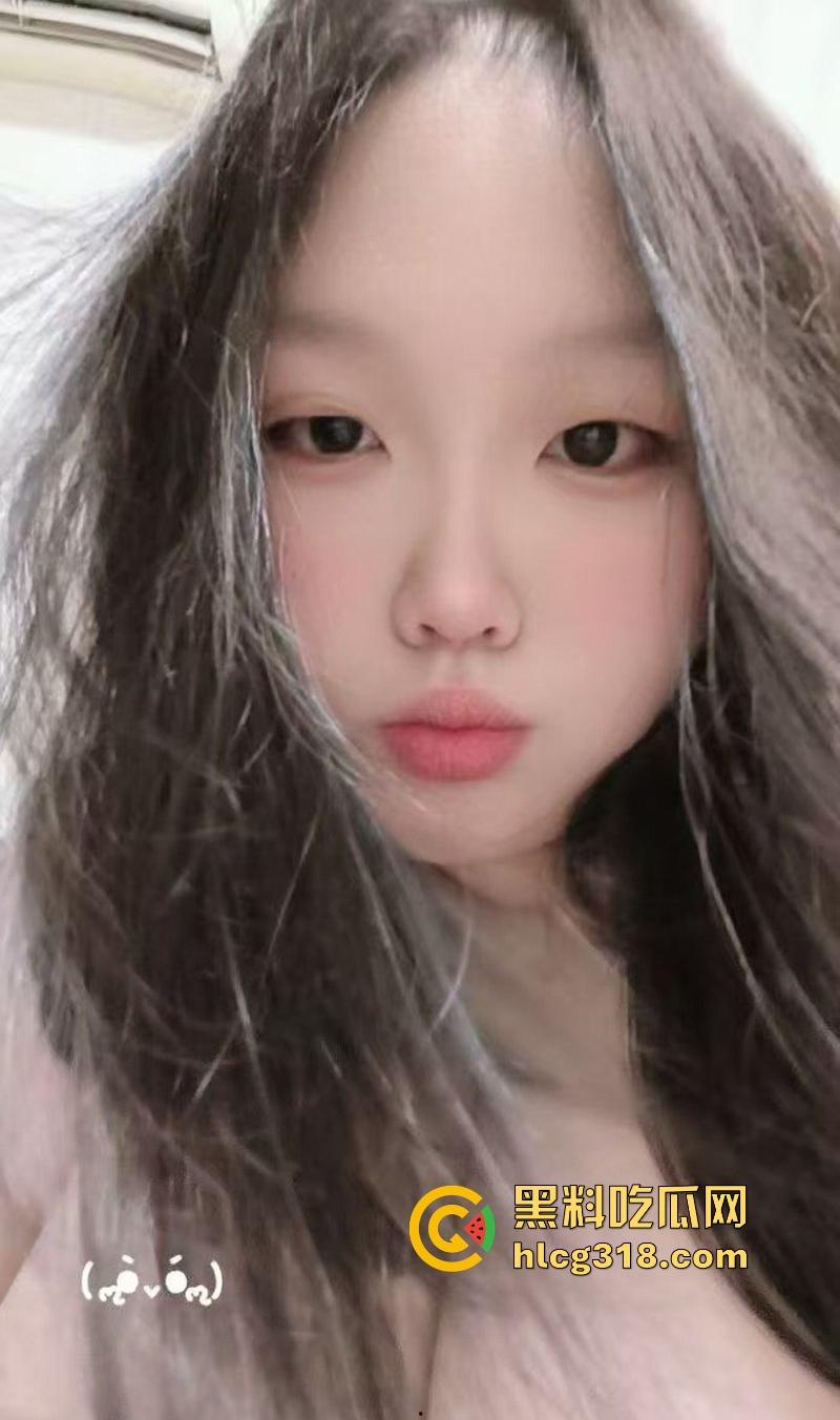 浙江金华韩小骚货【林依依】抖音【超想吃芋泥诶】自慰视频曝光，童颜巨乳自慰骚穴白浆拉丝极为骚浪！-4