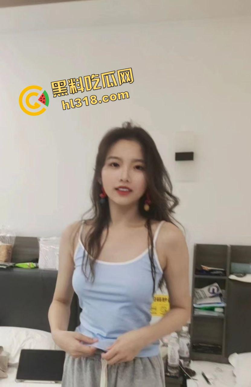 深圳新安外国语狠货老师『黄畅』课上色诱学生，勾学生手段贼溜，跟学生深度一对一辅导私密视频流出！-4