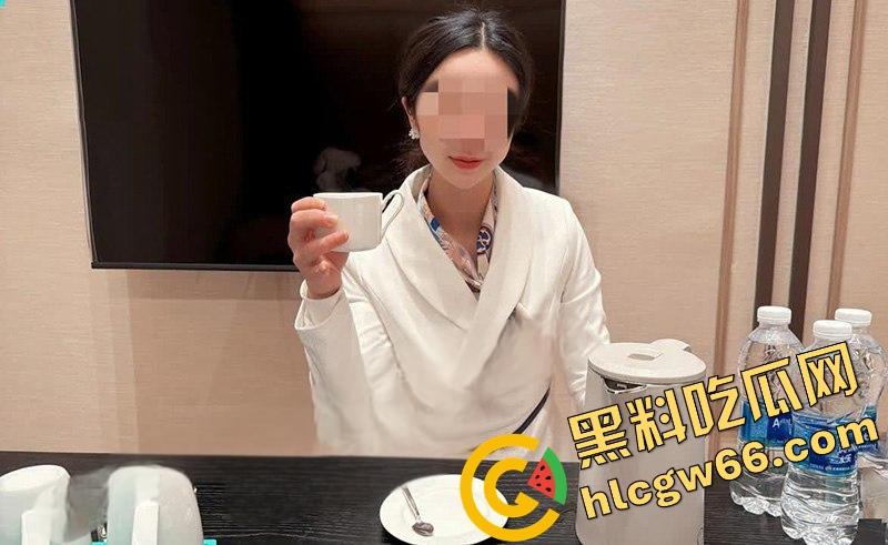 海角乱伦猛神女神节接亲姐下班爆菊狂射，御姐正装掩不住骚魂，嫩后庭喷水操成母狗样！-1