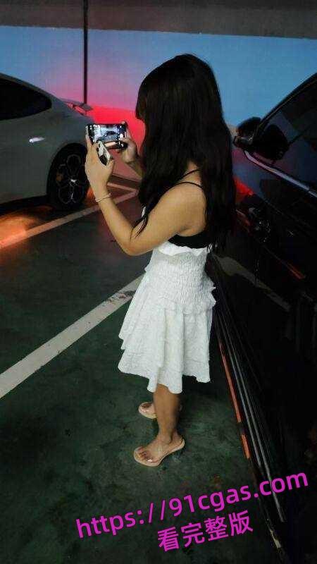 18岁小妹子失恋 约上小米SU7顺风车司机车震打炮！小米SU7什么时候成为炮车了！-1