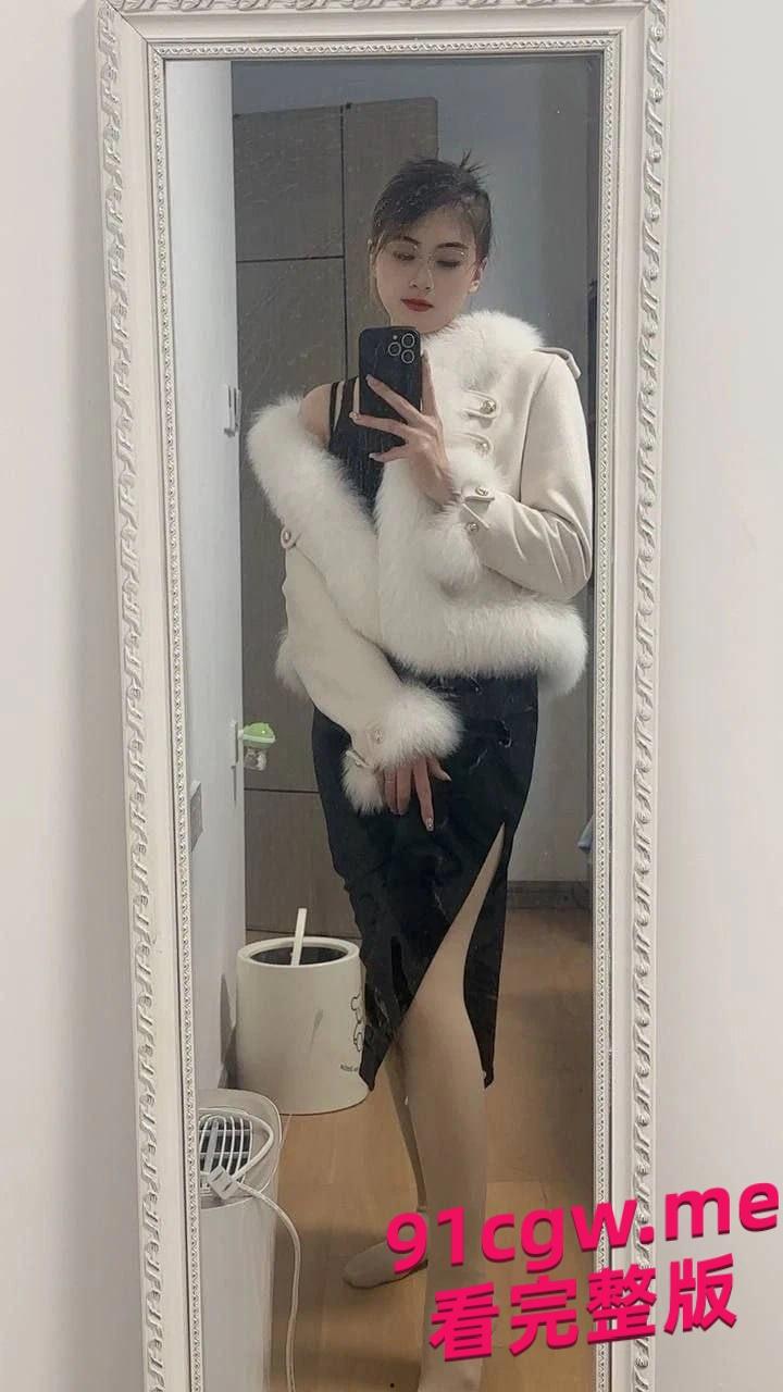 江苏无锡新吴区上品花园美女业主李漫漫 偷情把炮友带来家里！-3