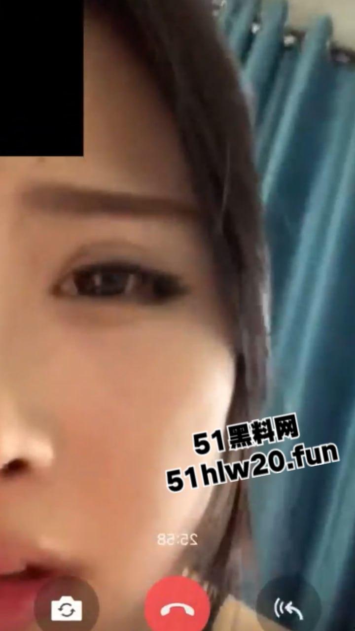 快手第一巨乳网红【小小翠翠花】线下大尺度一对一裸聊视频流出，饱满巨乳玩波推绝对爽！-5