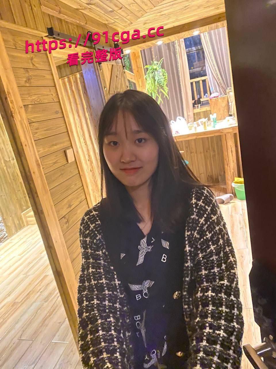 女大学生曝光泄密，约炮金主调教视频流出-3