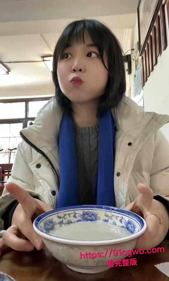 全网爆火高铁短发女孩大瓜！抖音真铁蛋被实锤为女主 私下各种大胆露出 高铁口交户外放尿 为了流量毫无底线！-18