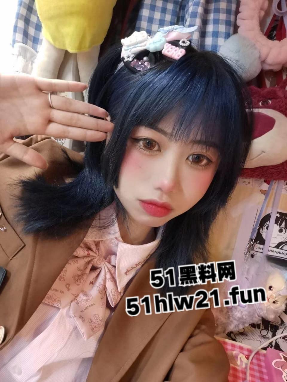 浙江杭州某大学，02年唇钉母狗【王玥珍】因欠巨款被金主包养，当成母狗一样调教各种玩穴视频流出。-1