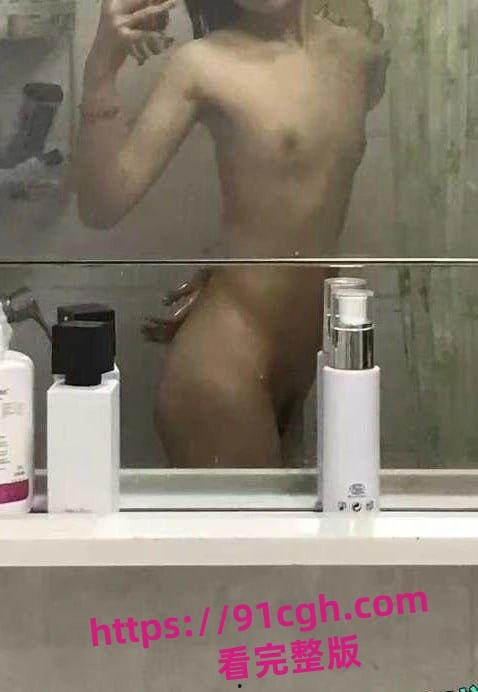 安徽滁州05年的小骚货倪书函，自拍大量不雅照片视频流出！-8