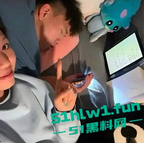 广西籍CBA球员【张兴亮】被禁赛，把女友装行李箱带进宿舍通宵学习，真是爱学习的好孩子。-11