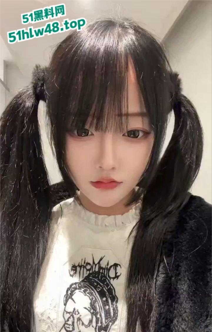 福建福清19岁嫩妹【顾茹馨】Cos骚母狗大尺度视频，性感Cos服裹着娇嫩肉体骚到极致！-4