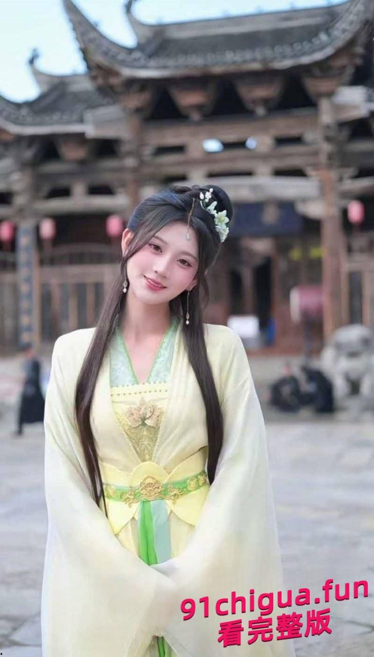 高颜值短剧演员 杨珊子 性爱视频曝光 脖子被金主吸满草莓 高潮时表情魅惑直呼太爽了!-4